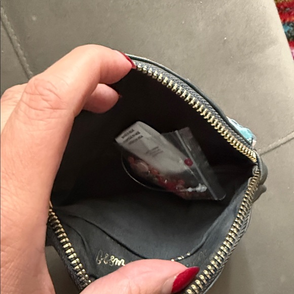 NWT Anthropologie Floral Embroidered Pouch -  Initial R - Picture 4 of 6